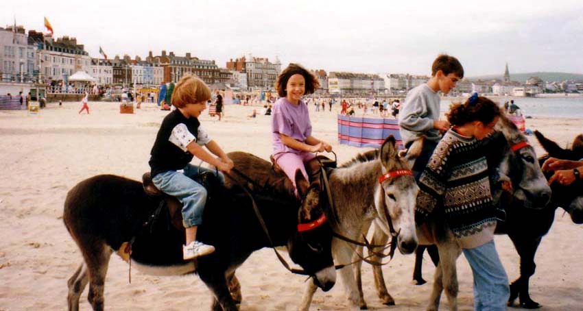 Lou & Sara - Weymouth